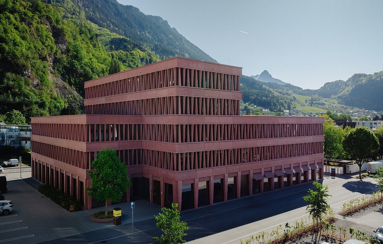 Außenansicht Jäger Bau Firmenzentrale in Bludenz