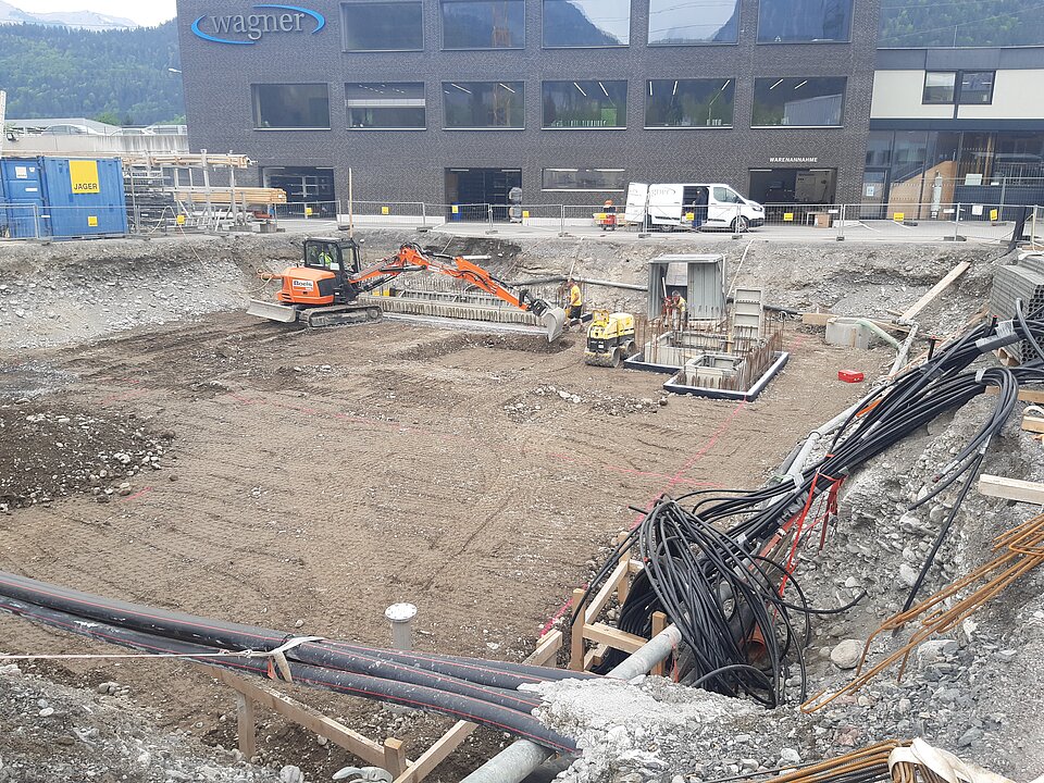 Baugrube Baustelle Montagehalle Wagner