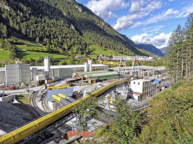 Betonmischanlage, Tübbingfabrik und Tübbinglager Baustelle Gemeinschaftskraftwerk Inn