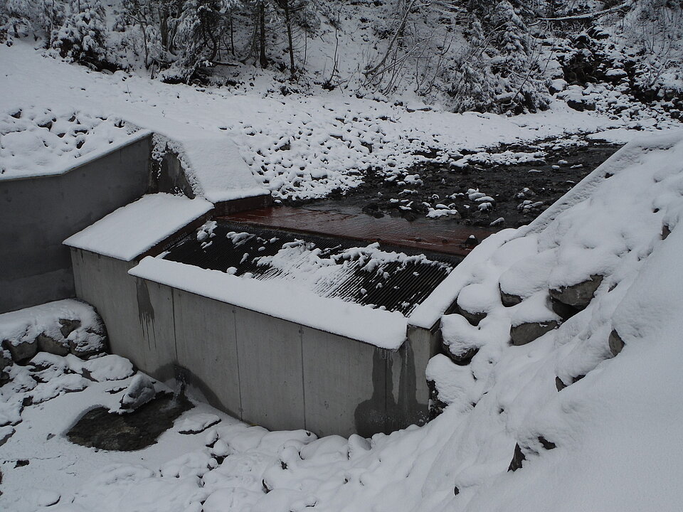 Baustelle Palüdbach Brand im Winter