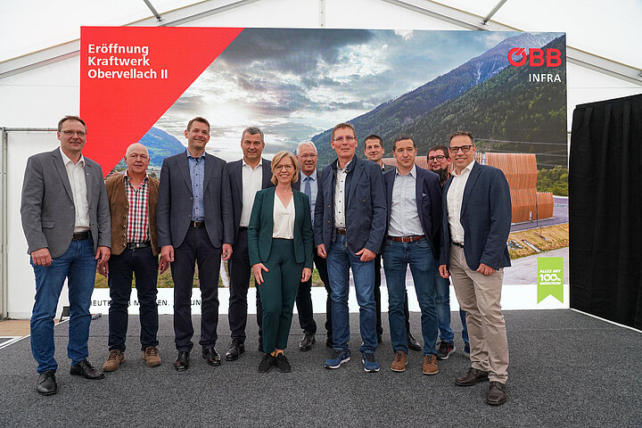 Gruppenfoto bei der Eröffnung des Kraftwerks Obervellach